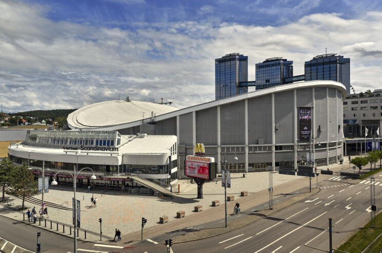 Scandinavium framifrån med Gothia Towers i bakgrunden